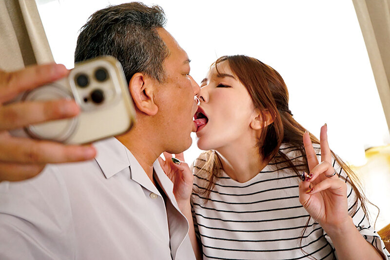 Một bà nội trợ lạnh lùng và khó gần trong khu phố