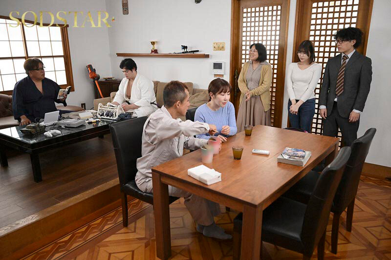 Vợ Tôi, Người Mà Tôi Cưới Vào Gia Đình, Dường Như Có Sở Thích Tình Dục Mạnh Mẽ Với Đàn Ông